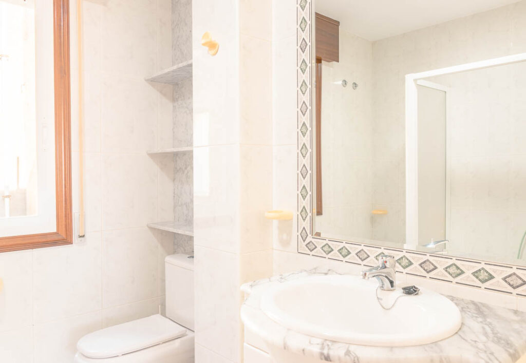 Apartamento cuarto derecha - Cuarto de baño