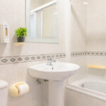 Apartamento cuarto derecha - Baño
