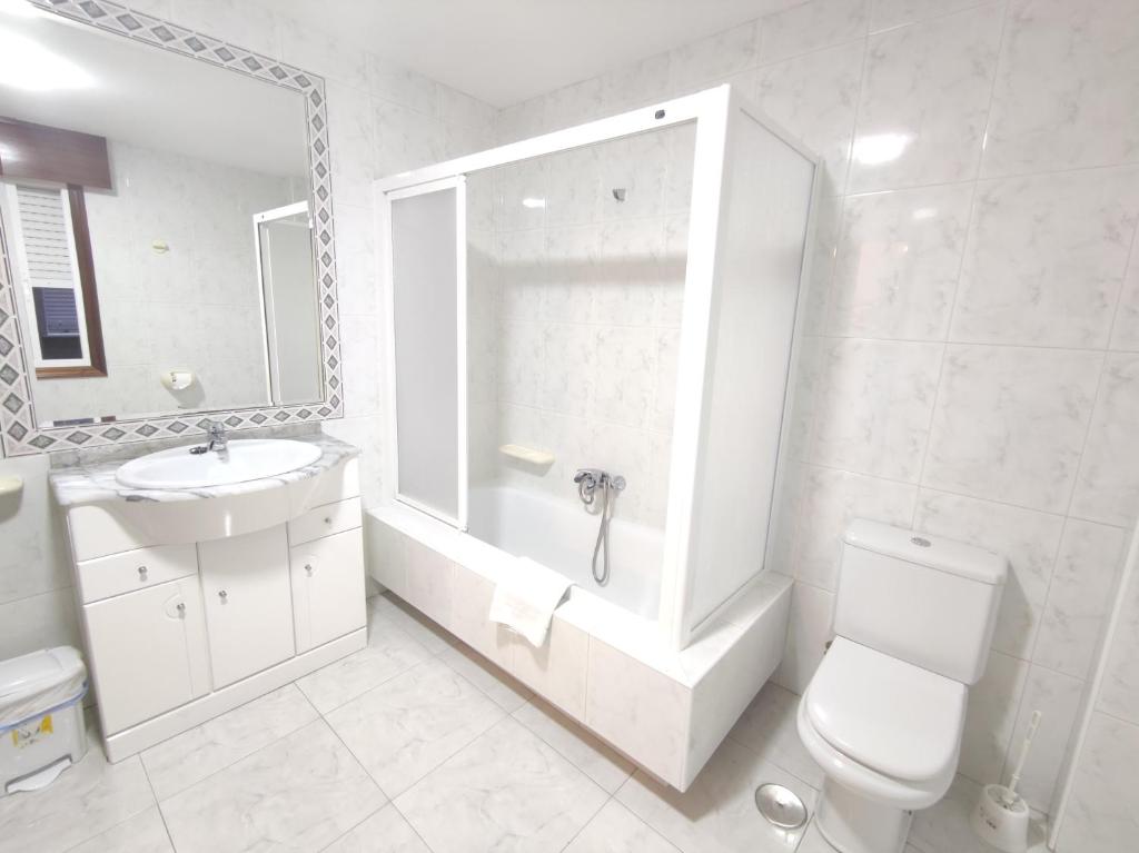 Cuarto de baño blanco